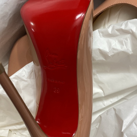 Christian Louboutin So Kate - Picture 3 of 10